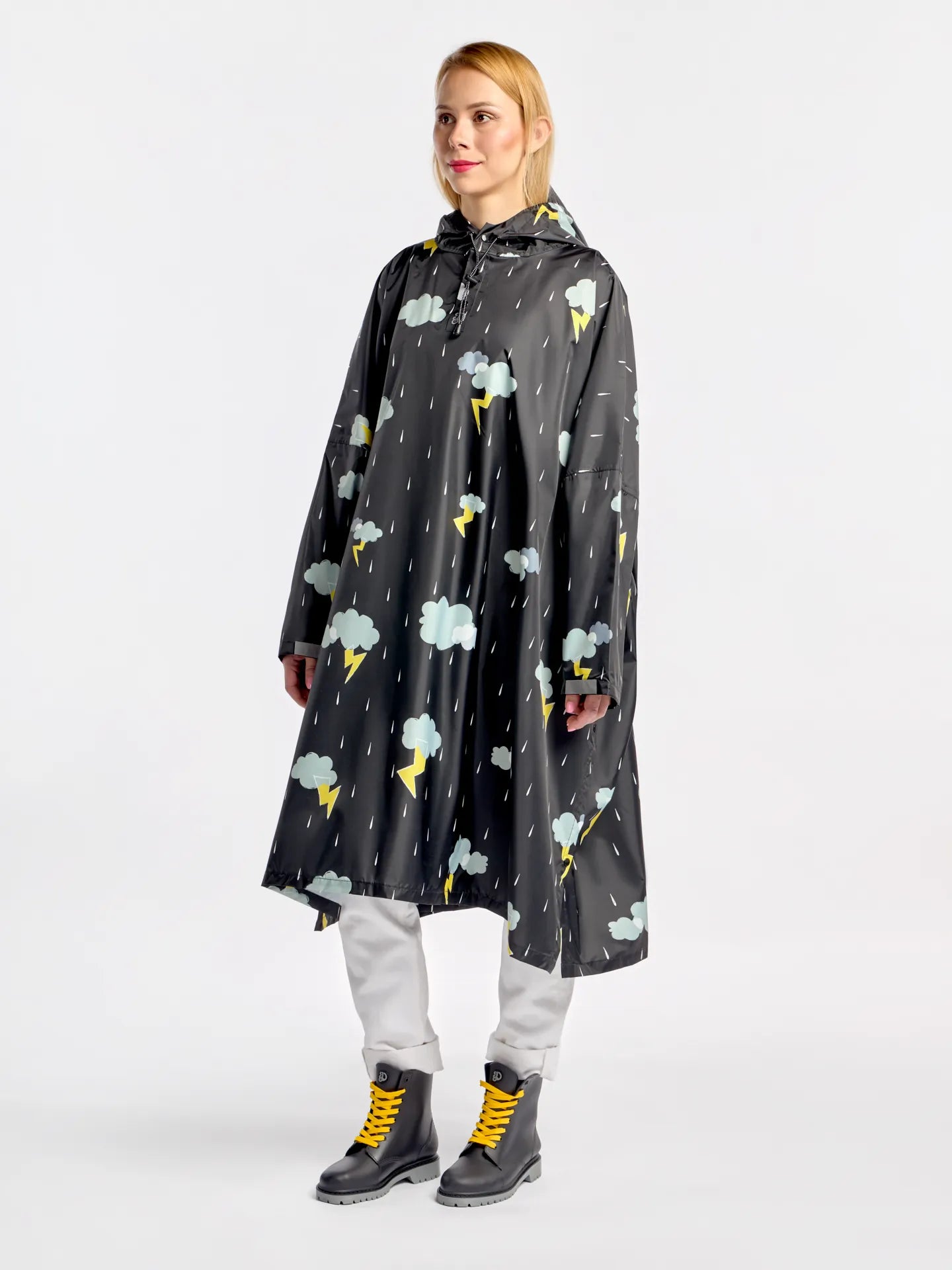 raincoat-storm-01/01cebe5c37ab96b035439afe243250d53653e16c