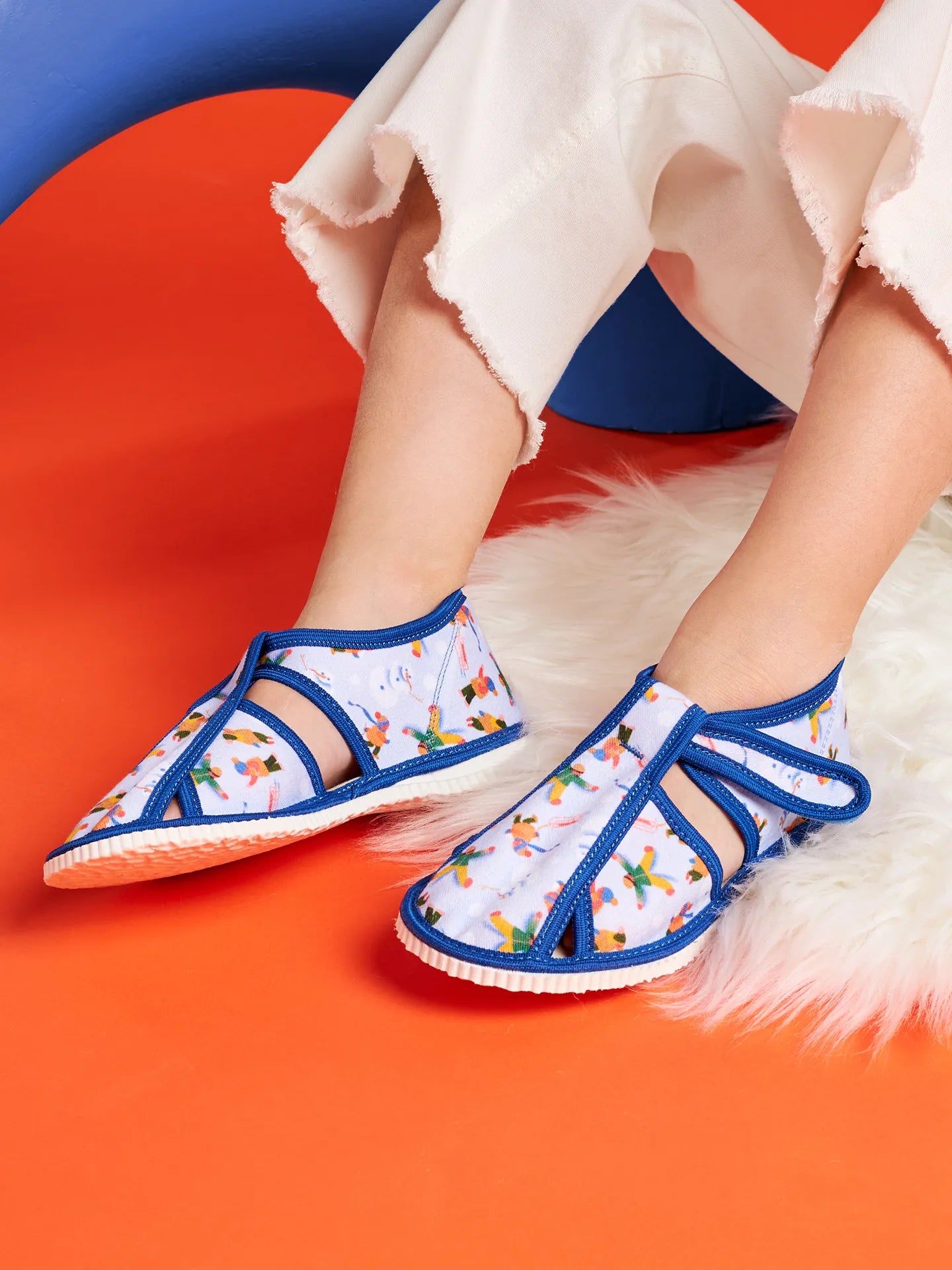 kids-closed-toe-slippers-winter-with-a-snowman-1e/1ead6a52b2674f5187d28022ecf23240dfbd7782