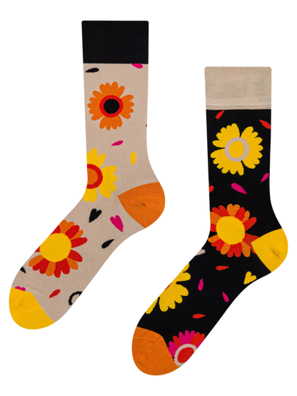 regular-socks-loves-me-loves-me-not-02-d9/d916622948efa9a79852eadfe989032c163ca0c6