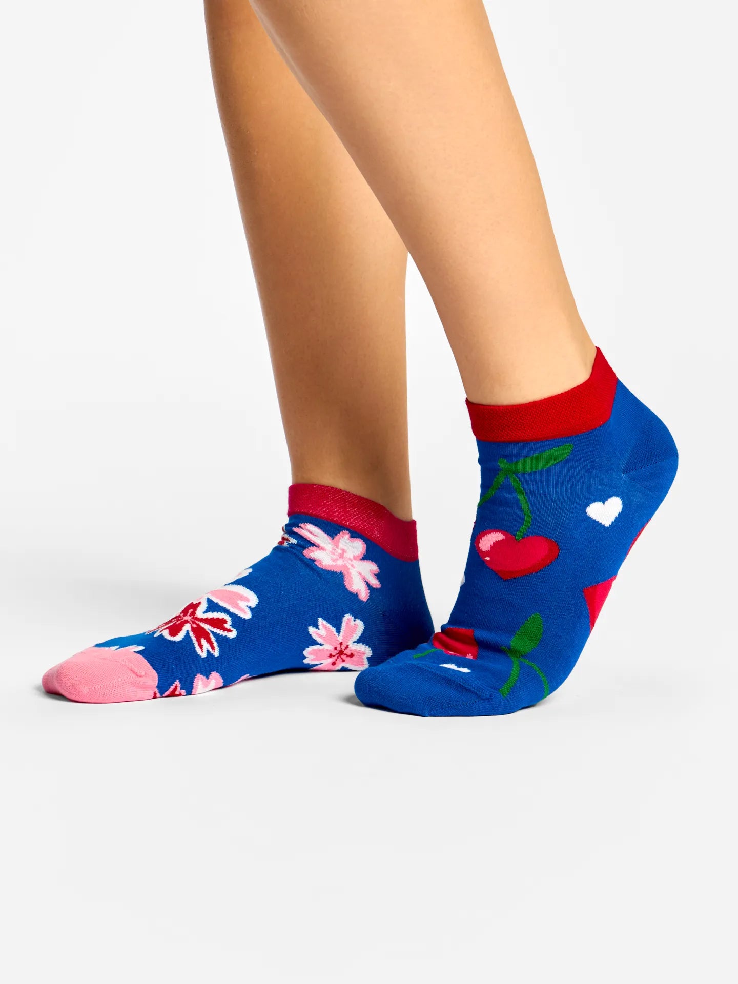 ankle-socks-cherry-love-29/299bd42fc59f41b361f4090b96717cf7ffaa3c91