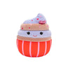 Peluche Squishmallows de 20 cm Tess le cupcake au chocolat orné d'un glaçage tourbillonnant et de paillettes