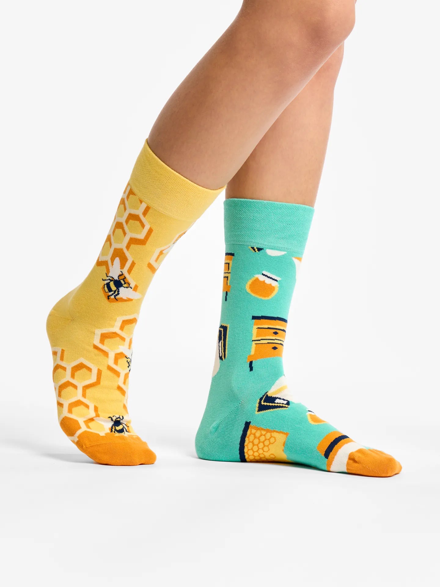 regular-socks-beekeeper-02-6a/6a6e14a57ecf8e2eb0fbf2f71ed94557a5638cf9