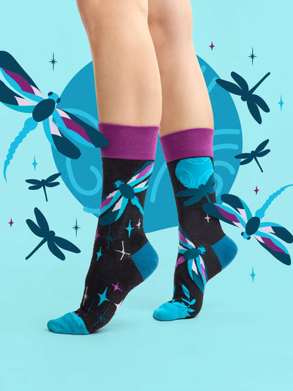 regular-socks-dragonflies-at-night-02-73/73dab2decd2c9e4d4093cdaca4e7b48b74d24abb