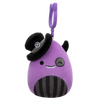 Peluche Squishmallows de 9 cm Clip-On Earworm le monstre violet clignotant arborant un chapeau