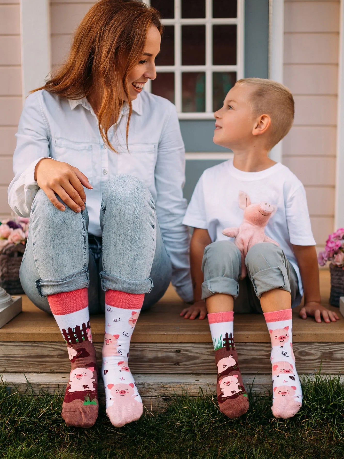 regular-socks-happy-pigs-99/9947cc60d3e2e3c4c63e9765daa22e077219269b