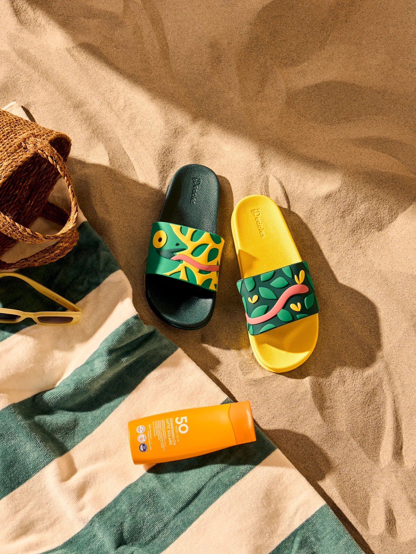 slides-hunting-chameleon-0b/0b0d31b2b495442d2bdee866b8549ed37c499887