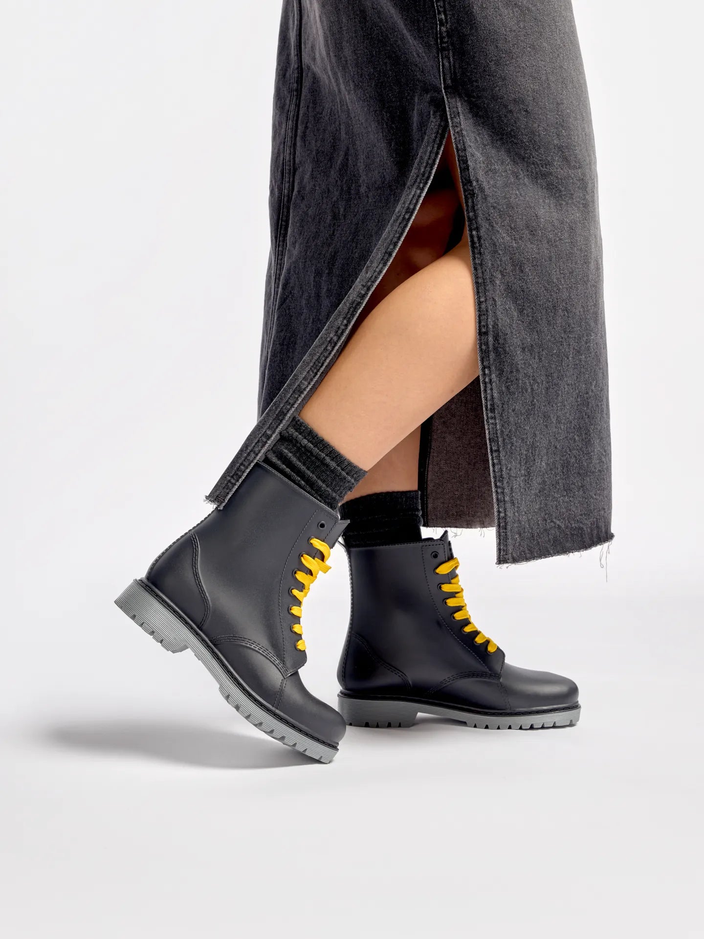 black-grey-womens-rain-boots-a8/a8a57cdae2b9351355463ca5589c14ffa483c5bd
