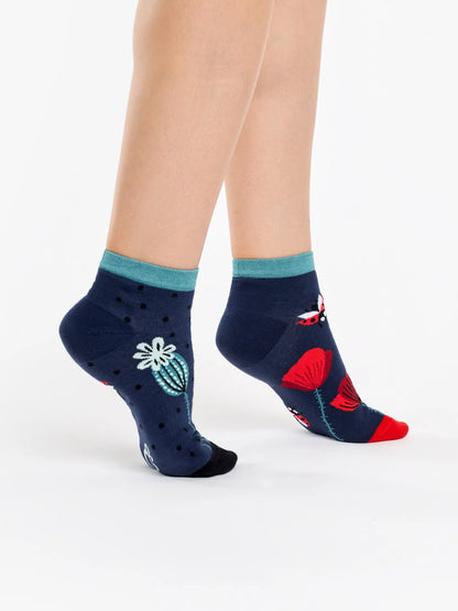 ankle-socks-ladybugs-poppy-flowers-02-fc/fcde4715baff472dbcc421e25b0f3a14b7859225