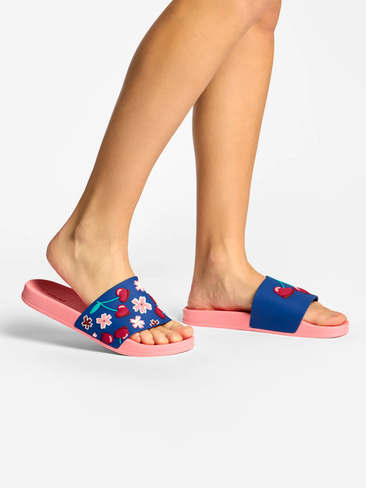 slides-cherry-love-df/dfc800d1553c289a332c9bda455870c26c1b5fe3