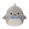 Peluche Squishmallows de 20 cm Gordon le requin gris avec nœud papillon bleu