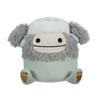Peluche Squishmallows de 20 cm Evita le Yéti gris portant un chapeau de trappeur