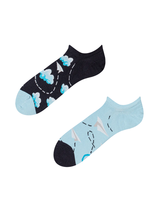 sneaker-socks-paper-planes-clouds-f0/f02478c0f3a86006fe1e284a0dd36950a4b0100f