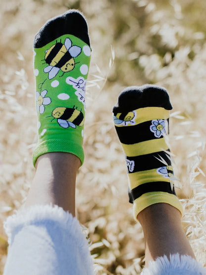 ankle-socks-bees-02-46/46be6bbc96e9c1bd4af2ddad162f134f9f5194ee