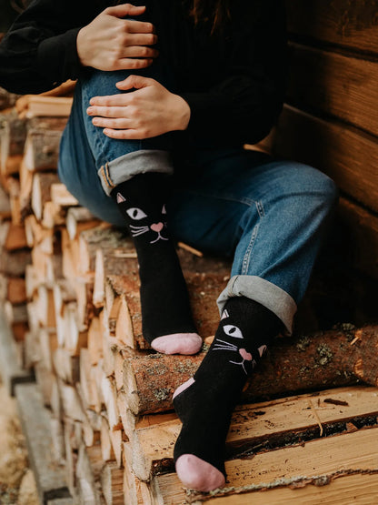 warm-socks-cats-gaze-f8/f89fd26748287ba3b1e97c689455bf6e12ea2a98
